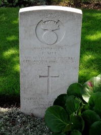 Klagenfurt War Cemetery - Mee, Peter